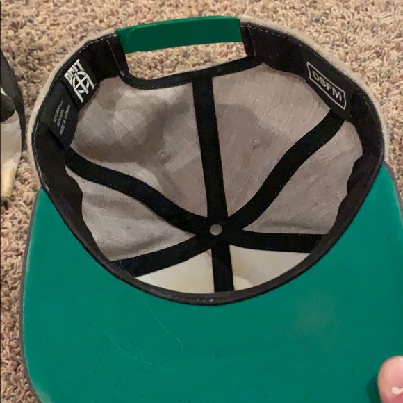 Omit SnapBack - Picture 4 of 4